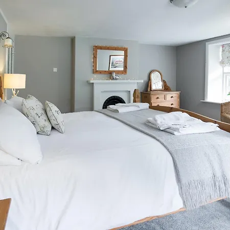 Hudson - Uk38152 * Newton-on-Rawcliffe